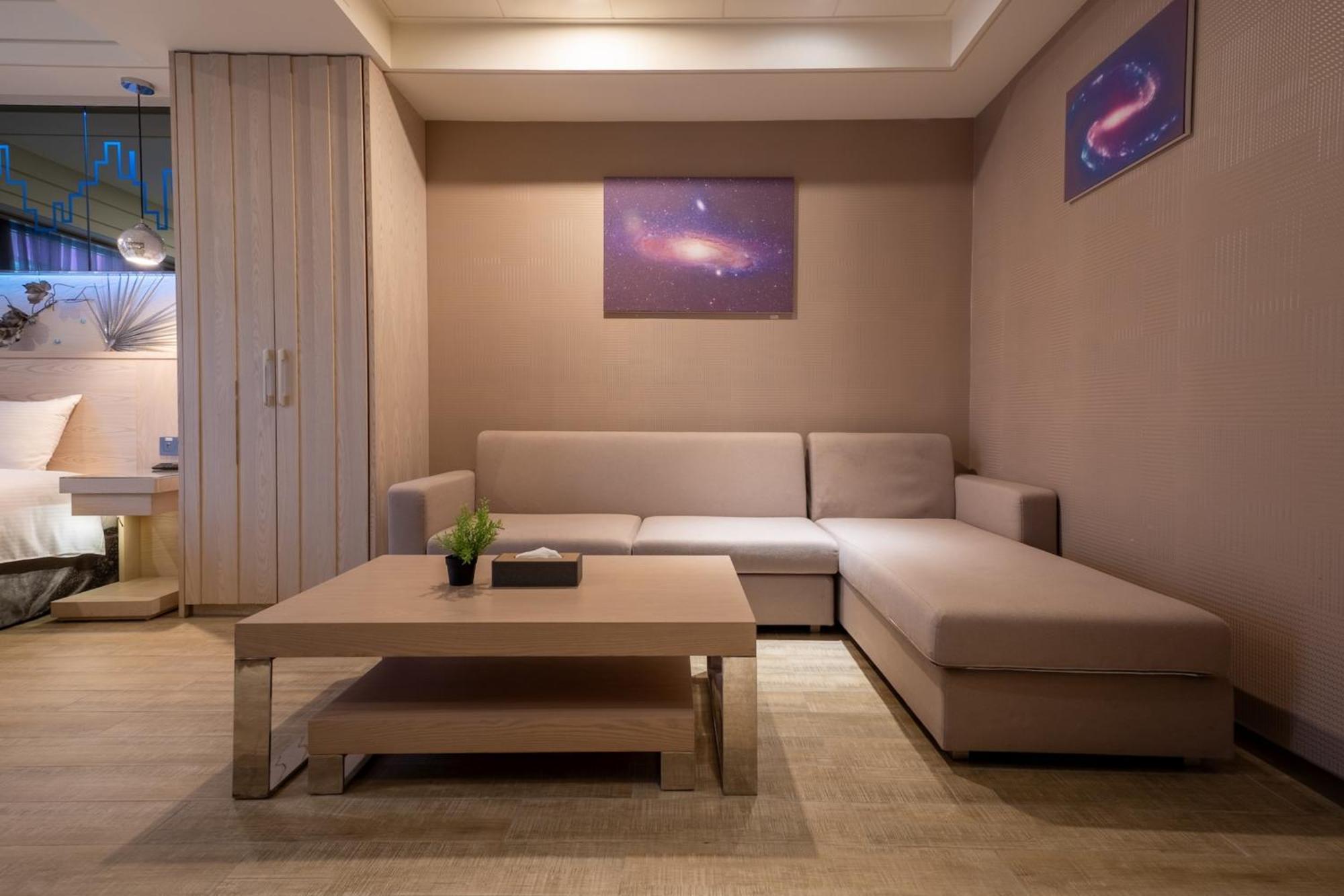 Guide Hotel Taichung Ziyou Exterior foto