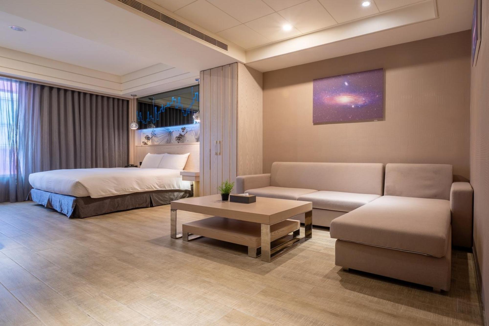 Guide Hotel Taichung Ziyou Exterior foto