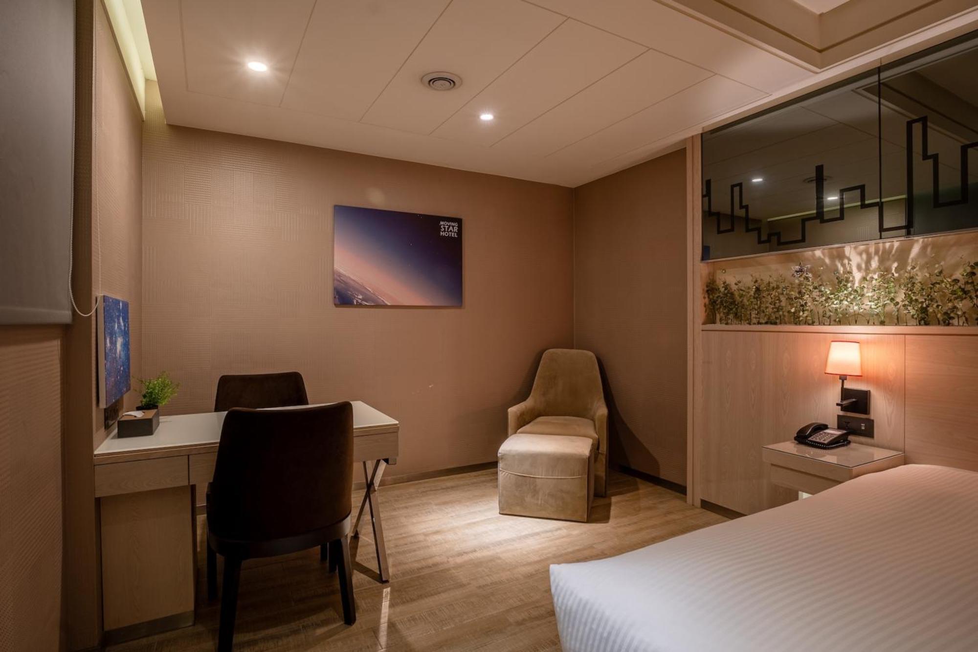 Guide Hotel Taichung Ziyou Exterior foto