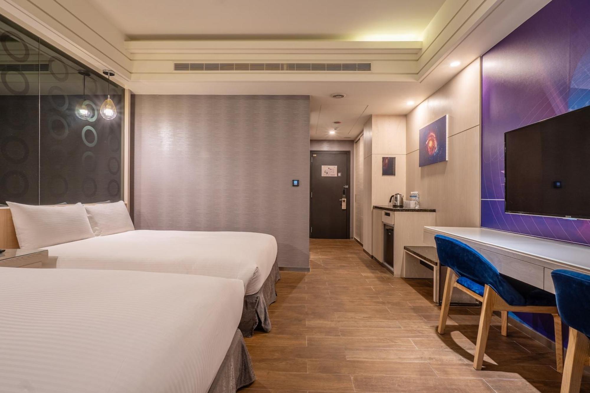 Guide Hotel Taichung Ziyou Exterior foto