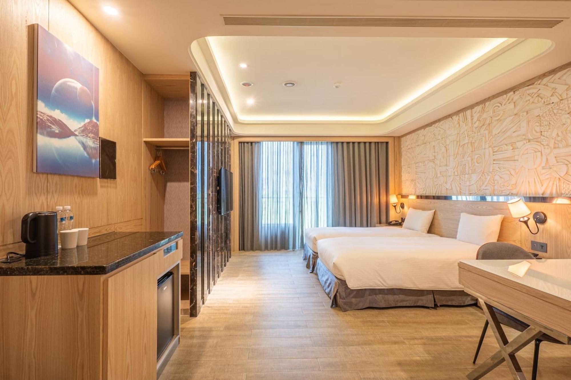 Guide Hotel Taichung Ziyou Exterior foto