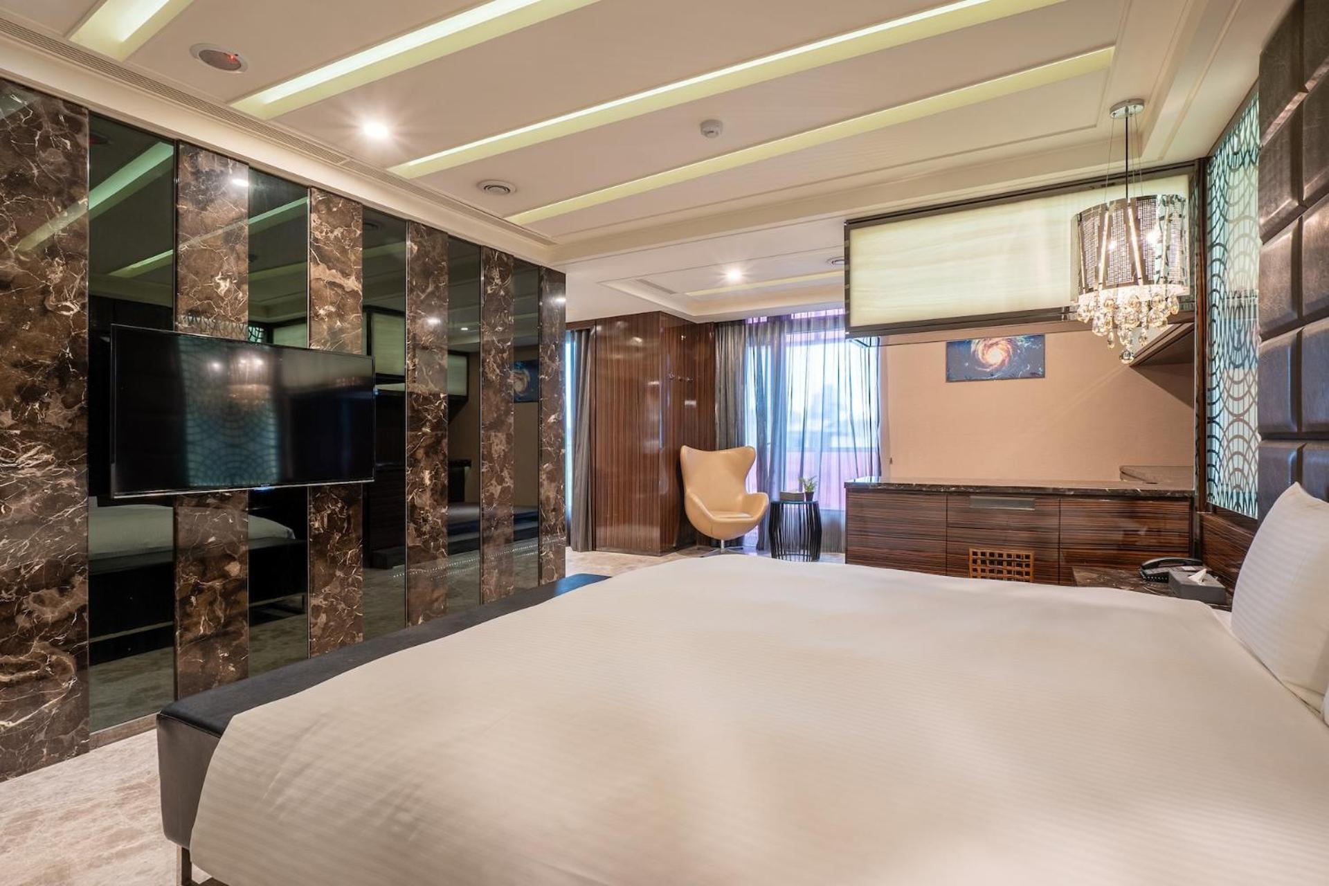 Guide Hotel Taichung Ziyou Exterior foto