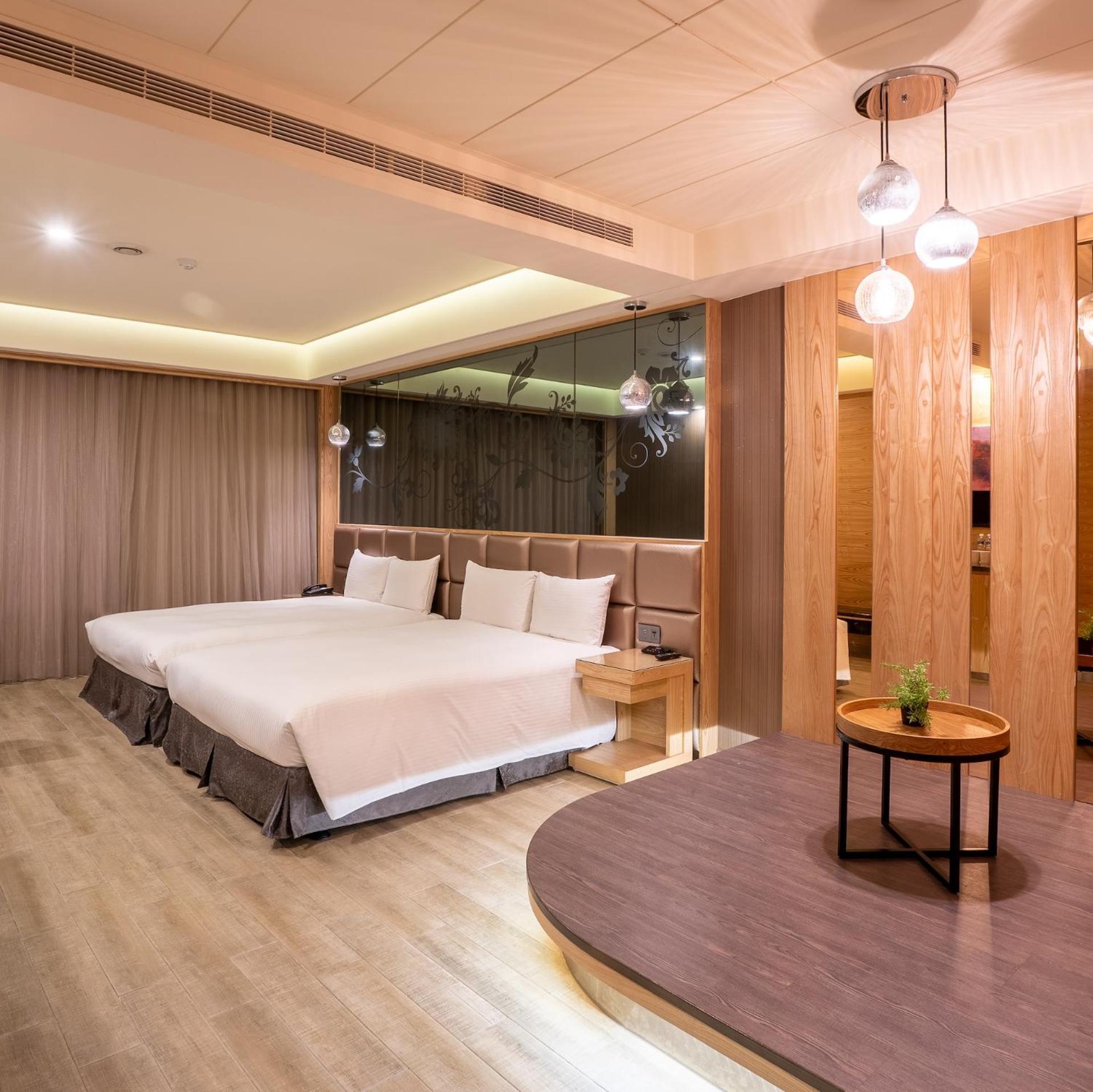 Guide Hotel Taichung Ziyou Exterior foto
