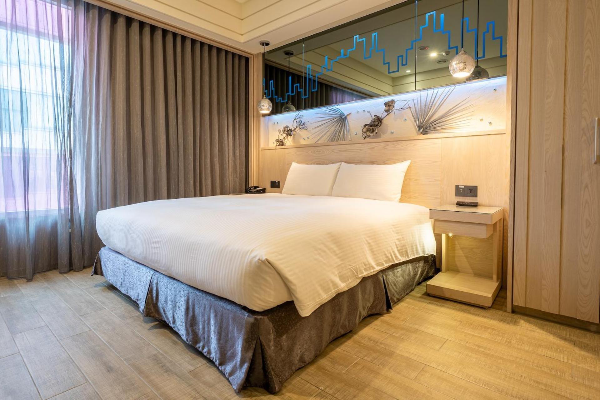 Guide Hotel Taichung Ziyou Exterior foto